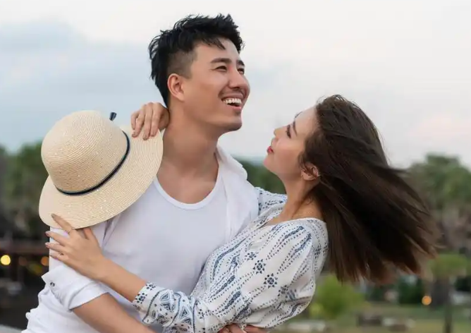 广州市调查取证；没离婚是不是可以请求分割财产